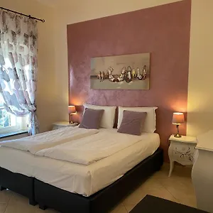 Bed & Breakfast Betty's House